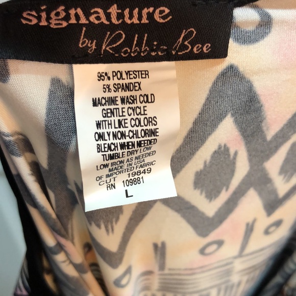 Signature by Robbie Bee women’s Dress - Picture 14 of 15